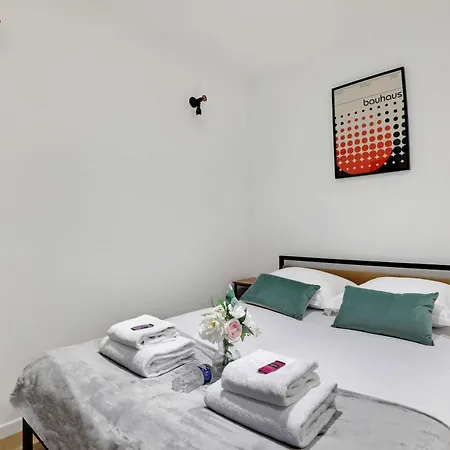 Cozy -2p- Sorbonne Institute- Latin Quarter Paris