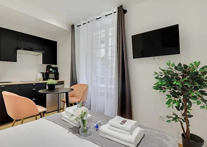 Cozy -2p- Sorbonne Institute- Latin Quarter * Párizs